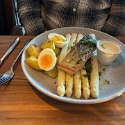 066 Asperges met zalm